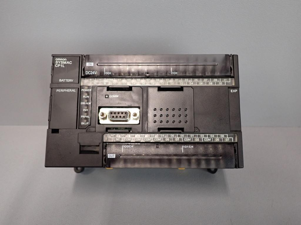 OMRON CP1L-M40DT-D
