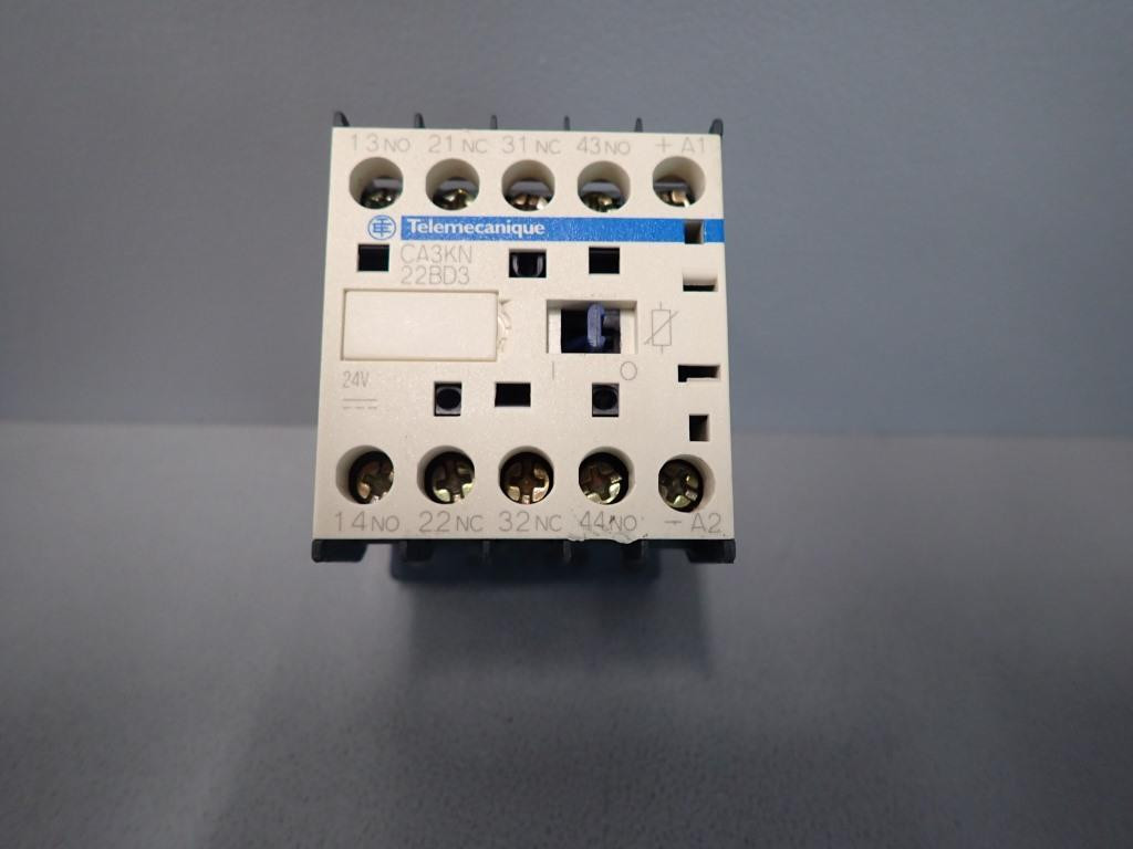 TÉLÉMÉCANIQUE  CA3KN22BD3