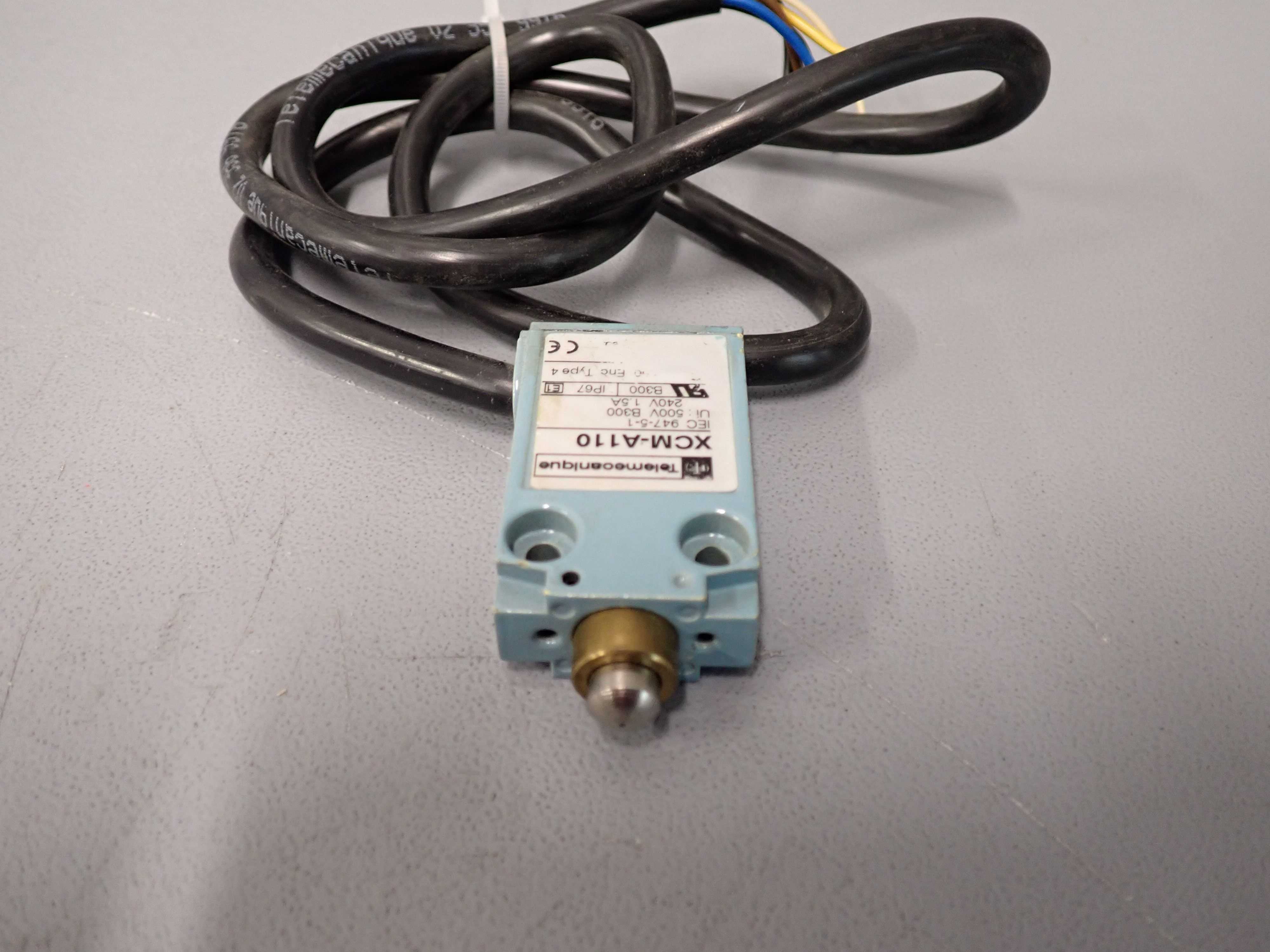 TÉLÉMÉCANIQUE  XCM-A110