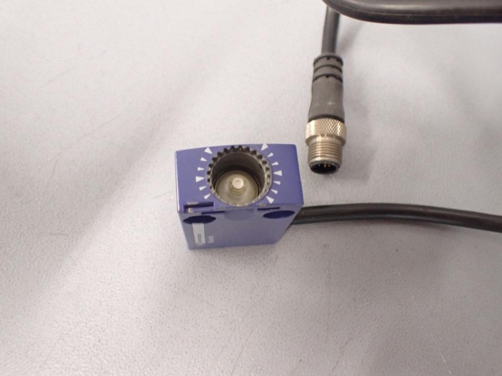 TÉLÉMÉCANIQUE  ZCMD21L08R12