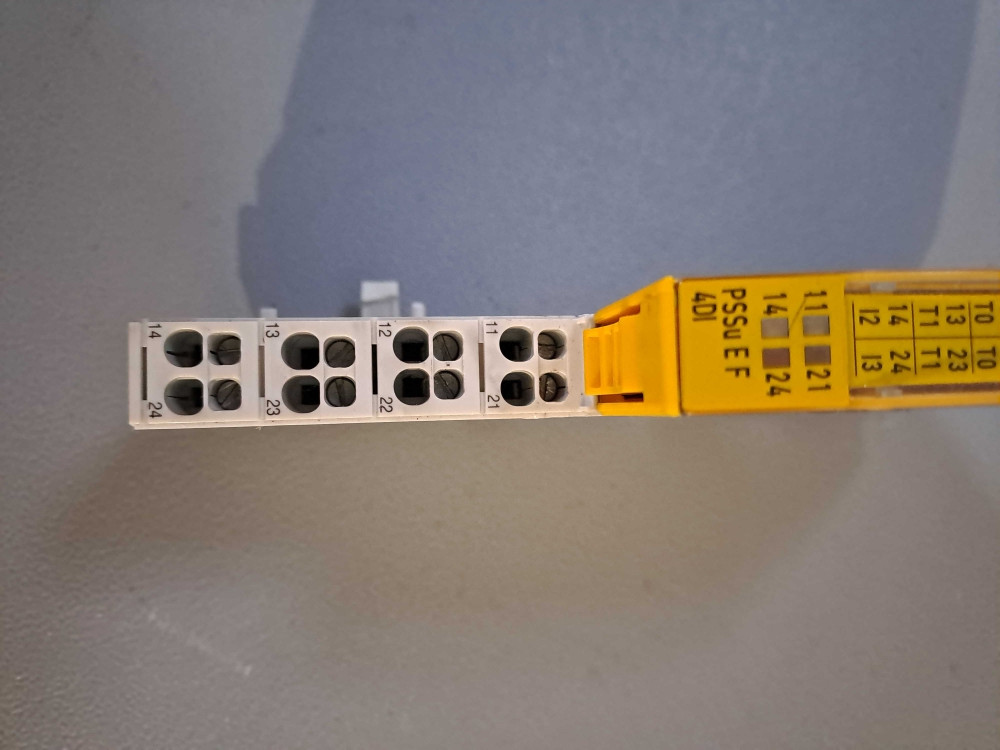 PILZ PSSUEF4DI  V 1.0