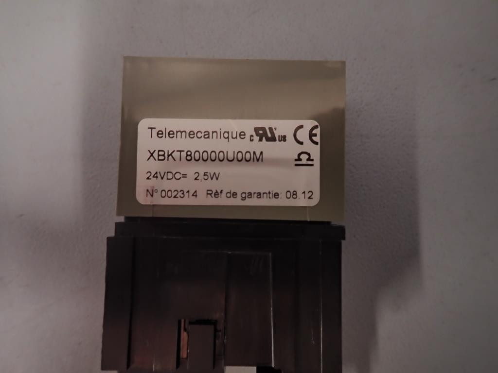 TÉLÉMÉCANIQUE  XBKT80000U00M