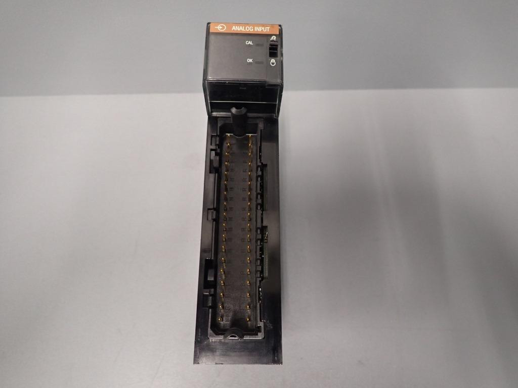 ALLEN-BRADLEY 1756-IF8/A