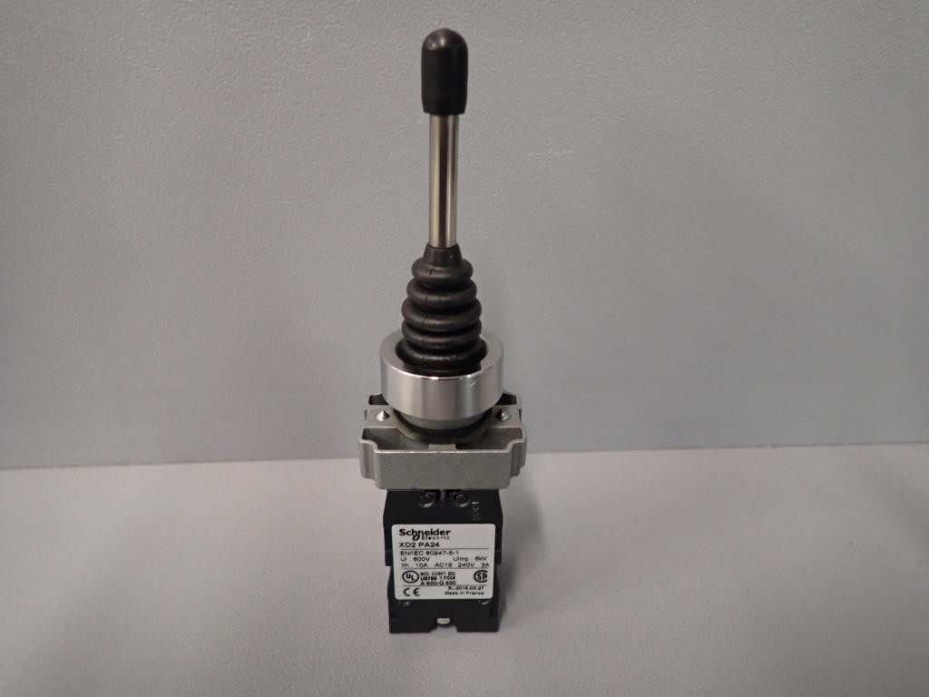 TÉLÉMÉCANIQUE  XD2PA24