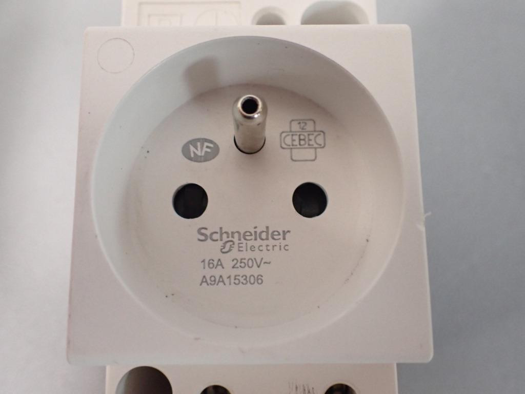 SCHNEIDER  A9A15306