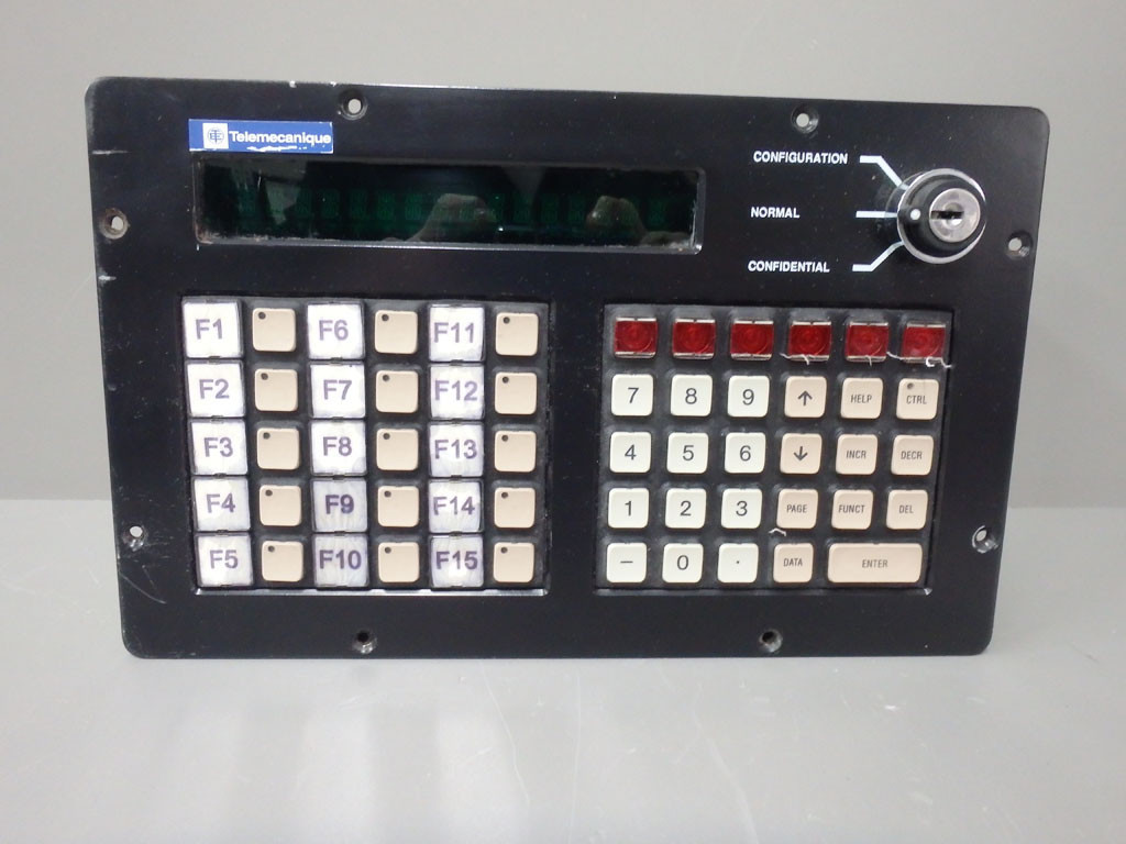 TÉLÉMÉCANIQUE  XBT-VB8140TR