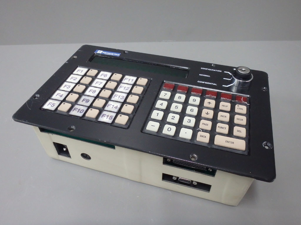 TÉLÉMÉCANIQUE  XBT-VB8140TR