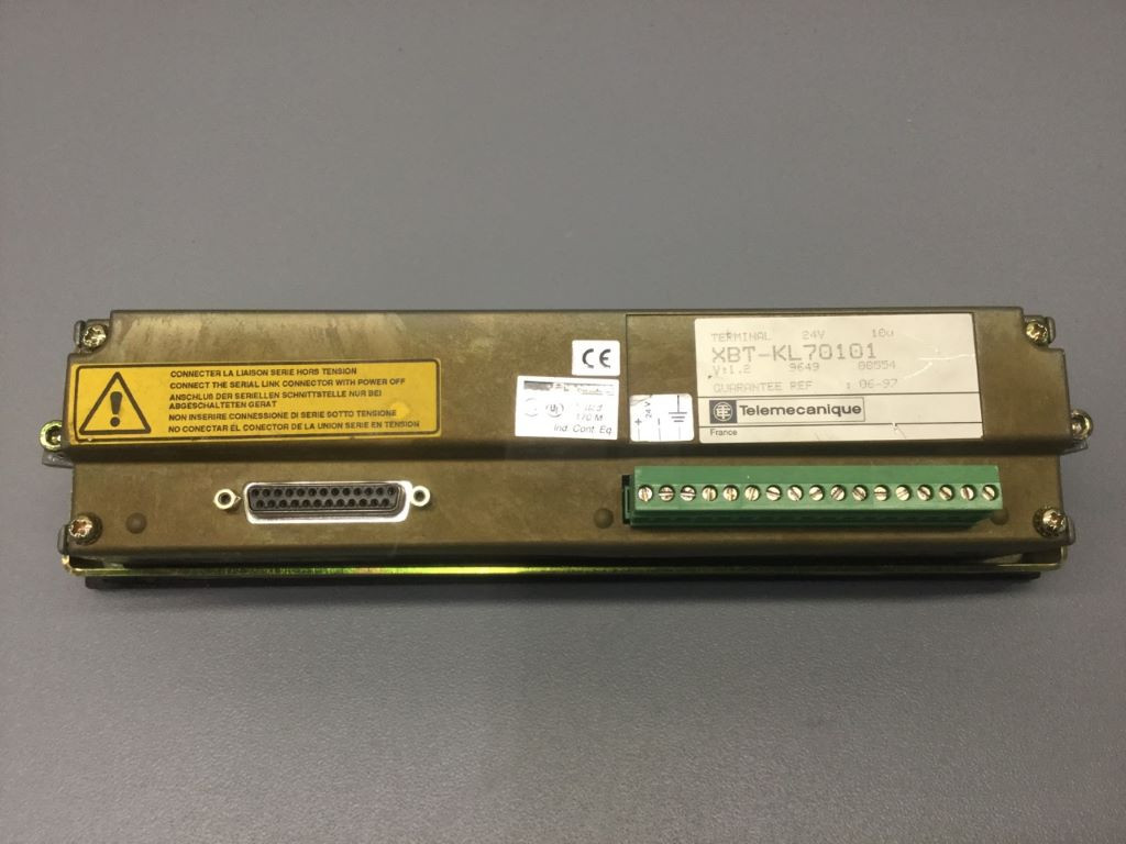 TÉLÉMÉCANIQUE  XBT-KL70101