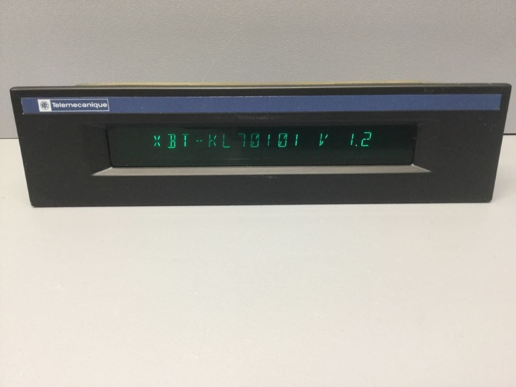 TÉLÉMÉCANIQUE  XBT-KL70101