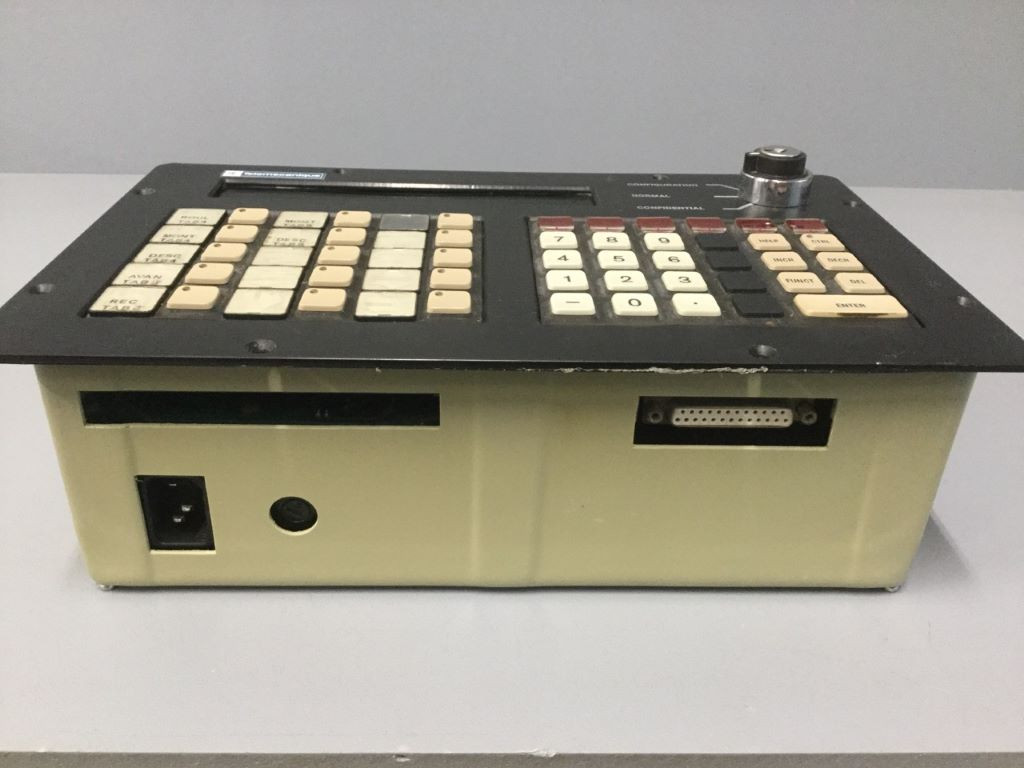 TÉLÉMÉCANIQUE  XBT-B8140