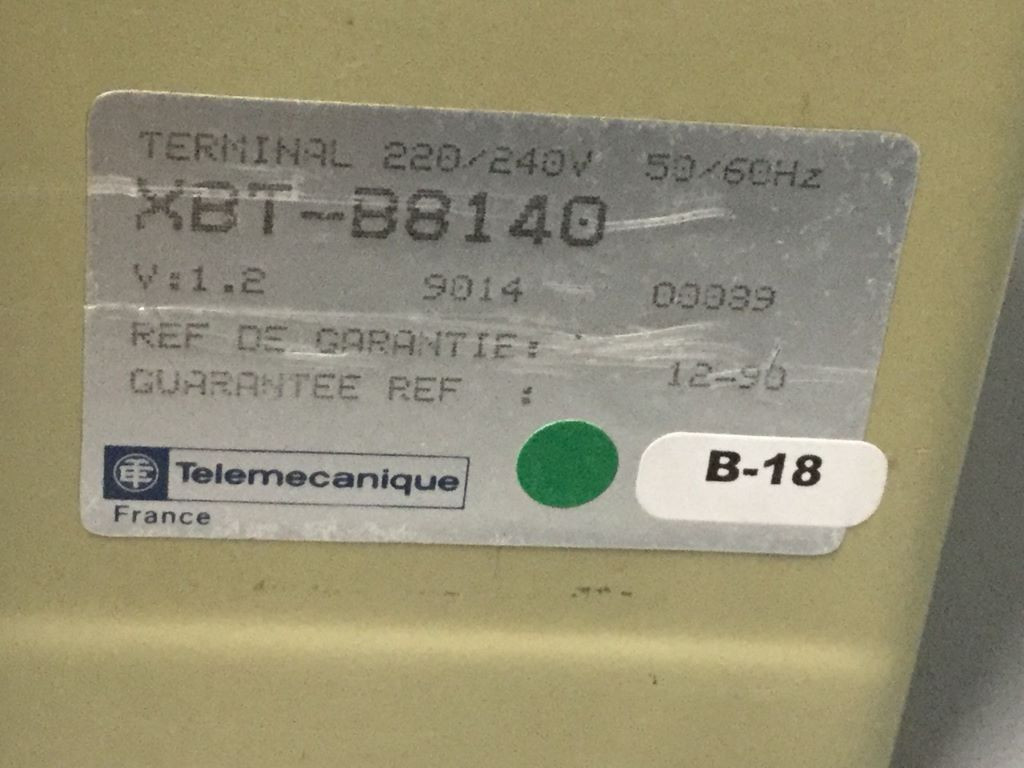 TÉLÉMÉCANIQUE  XBT-B8140