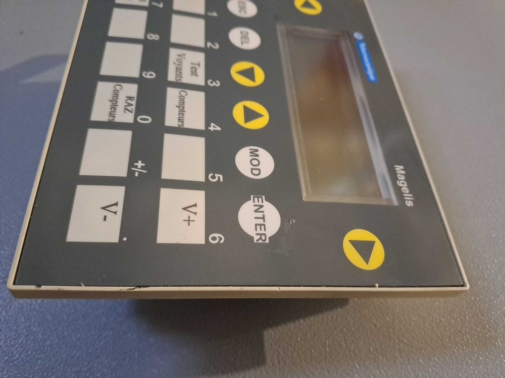 TÉLÉMÉCANIQUE  XBT-R410