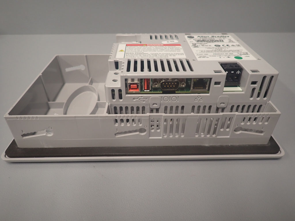 ALLEN-BRADLEY 2711P-B6C20D8