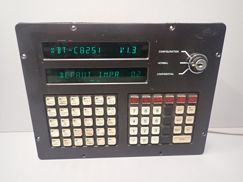 TÉLÉMÉCANIQUE  XBT-C8251