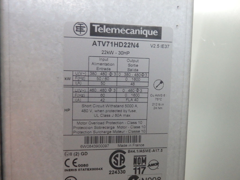 TÉLÉMÉCANIQUE  ATV71HD22N4