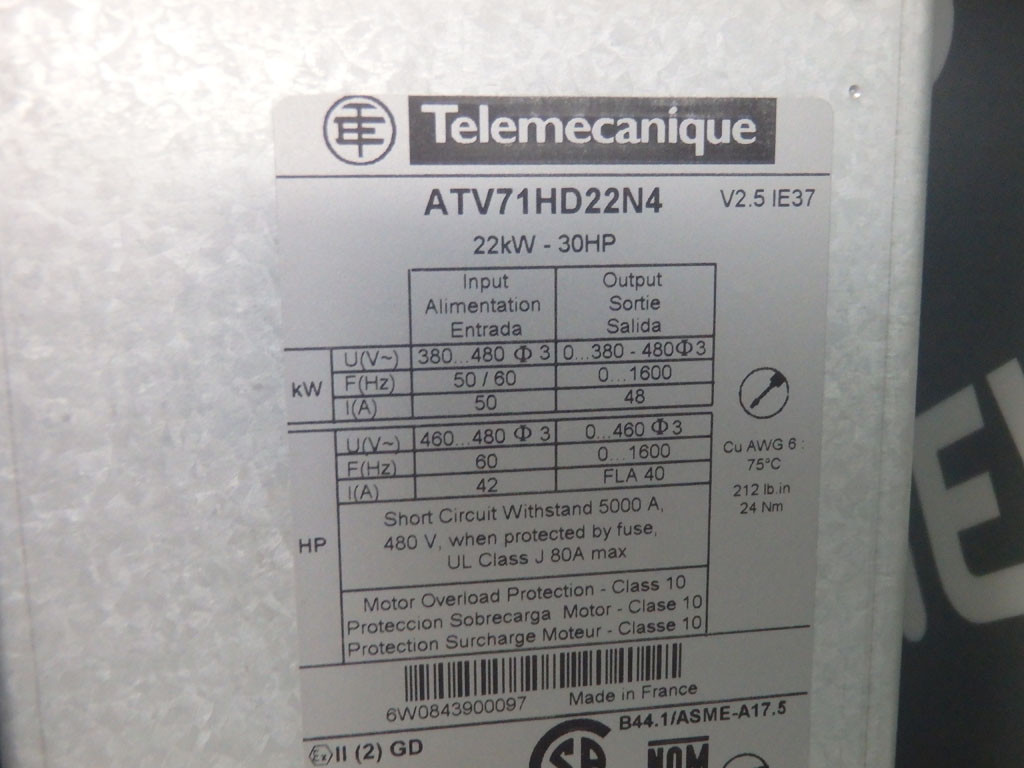 TÉLÉMÉCANIQUE  ATV71HD22N4