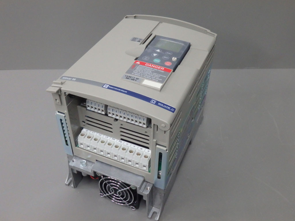 TÉLÉMÉCANIQUE  ATV58HU29N4