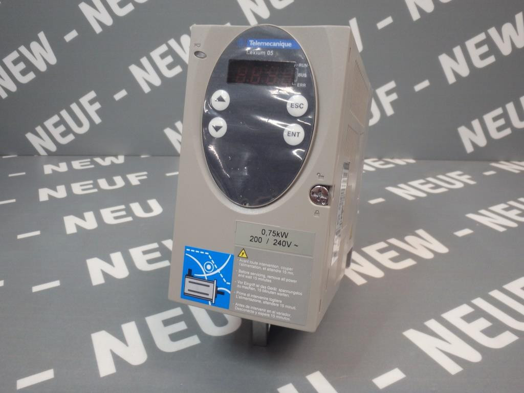 TÉLÉMÉCANIQUE  LXM05AD10M2