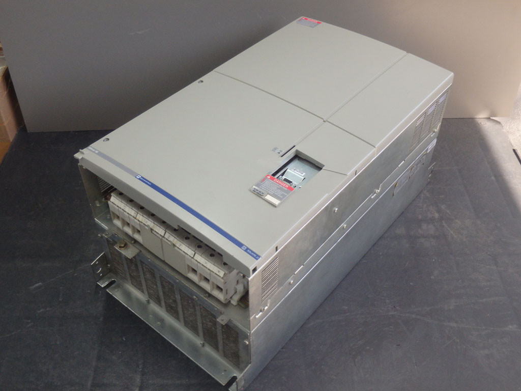 TÉLÉMÉCANIQUE  ATV58HD64N4