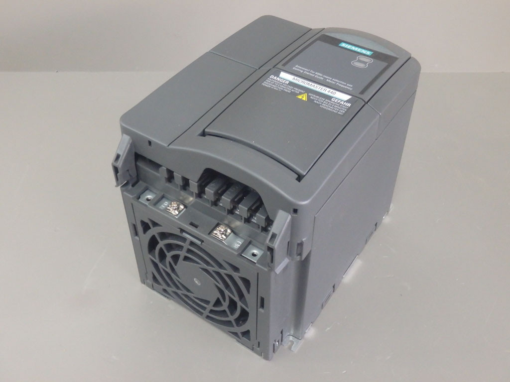 SIEMENS 6SE6440-2AD22-2BA1