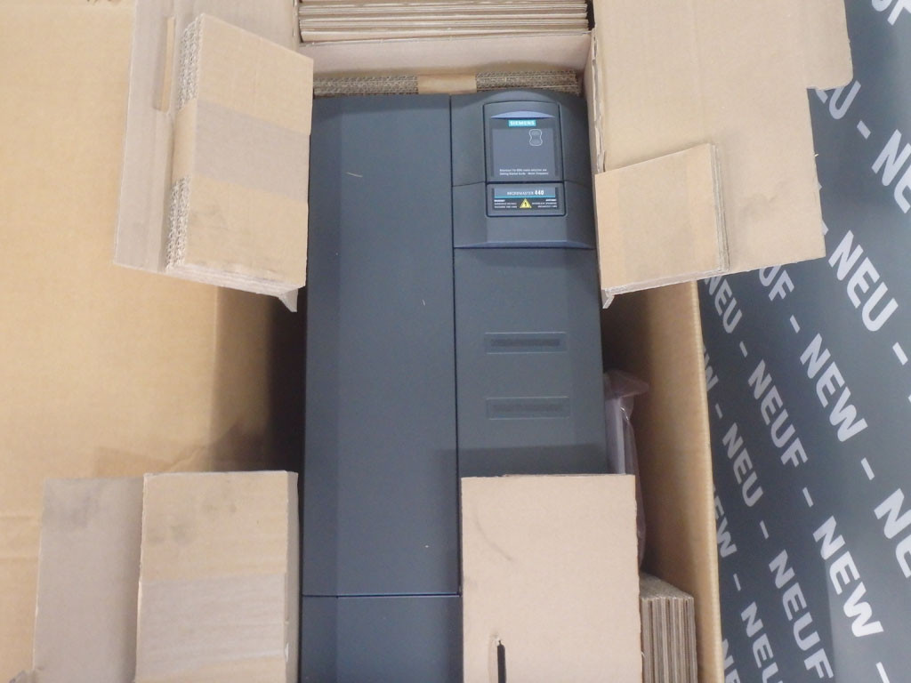 SIEMENS 6SE6440-2UD33-0EA1