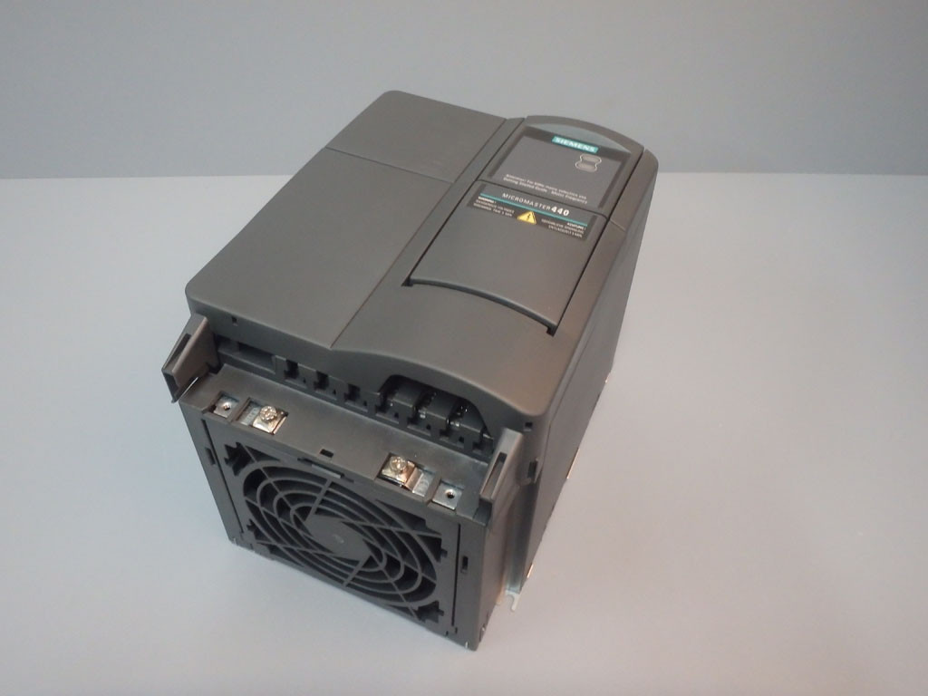 SIEMENS 6SE6440-2UE17-5CA1