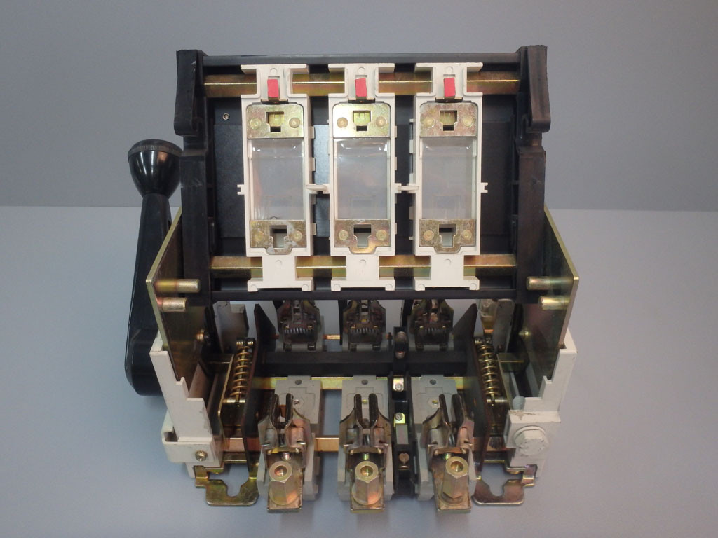 TÉLÉMÉCANIQUE  DK1HC28