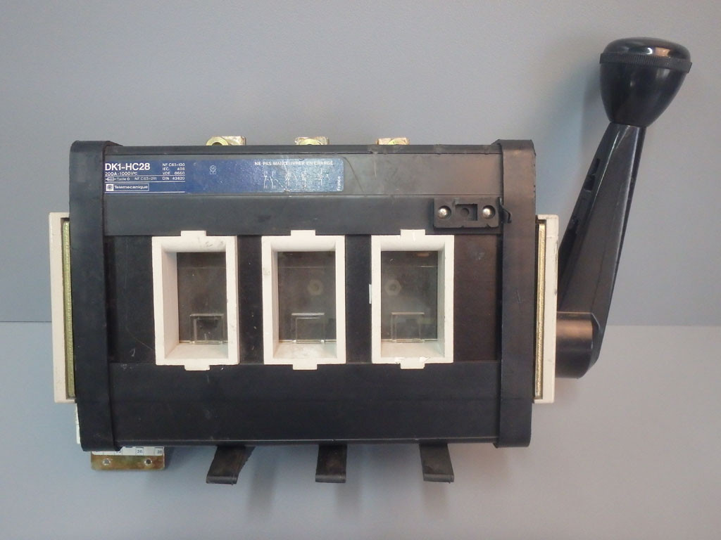 TÉLÉMÉCANIQUE  DK1HC28