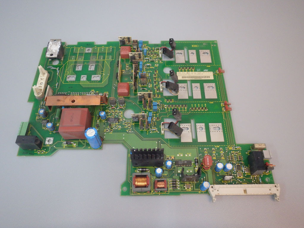 SIEMENS 6SE7024-7ED84-1HF2-Z