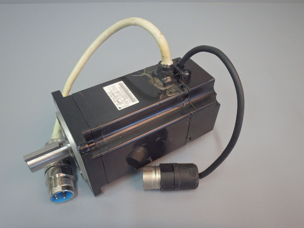 YASKAWA SGMAH-07DAA61D