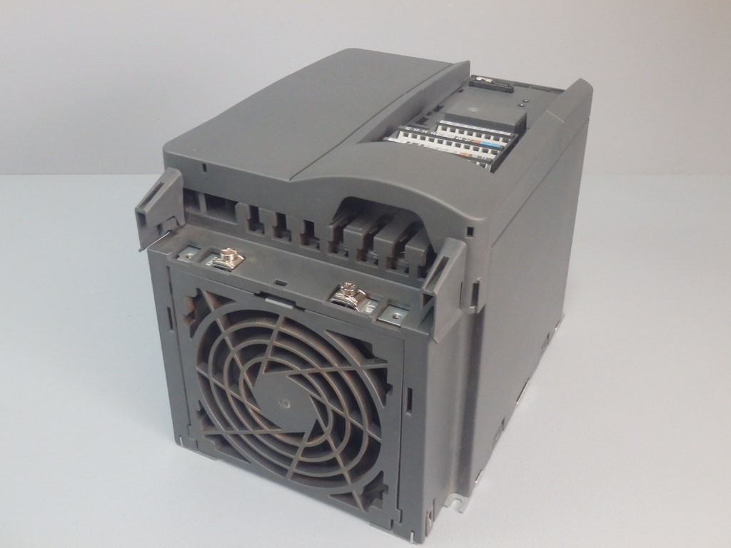 SIEMENS 6SE6440-2UD31-1CA1