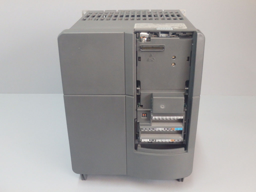 SIEMENS 6SE6440-2UD31-1CA1