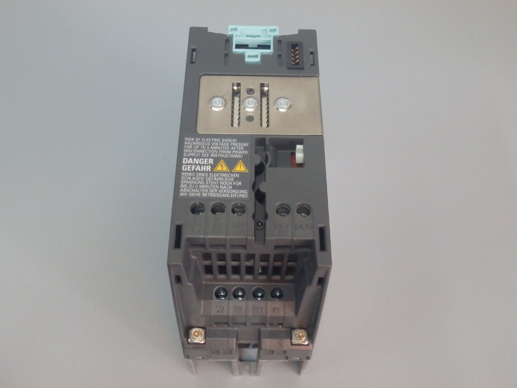 SIEMENS 6SL3210-1SE12-2UA0
