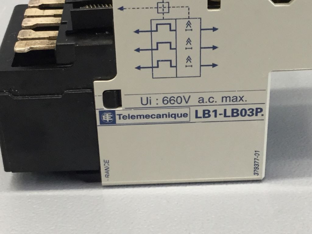 TÉLÉMÉCANIQUE  LB1LB03P