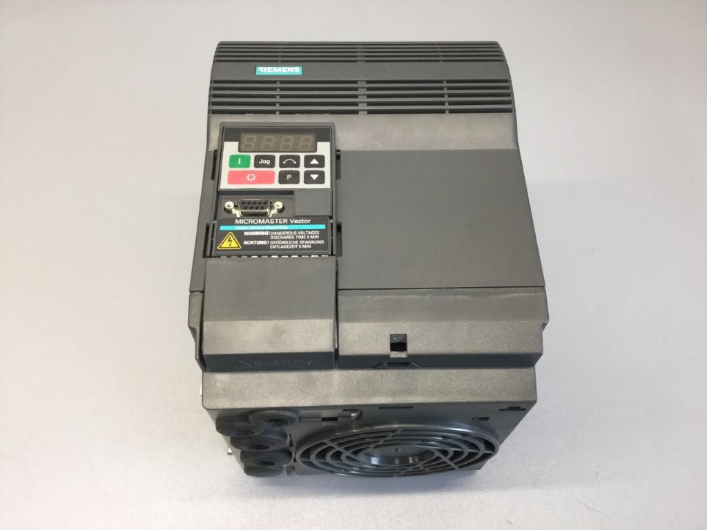 SIEMENS 6SE32210DC40
