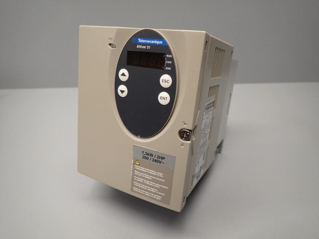 TÉLÉMÉCANIQUE  ATV31HU15M2