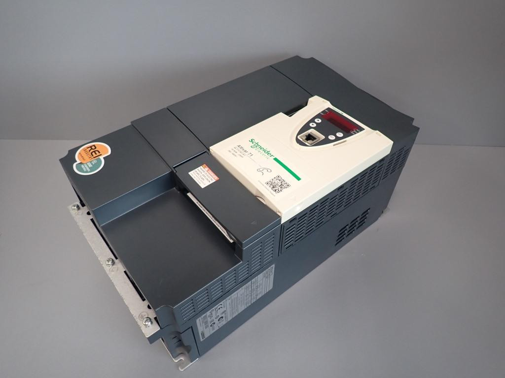 SCHNEIDER  ATV71HD18N4