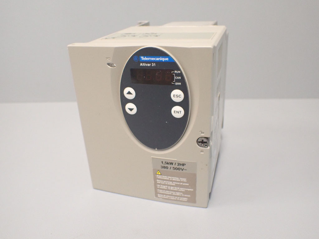 TÉLÉMÉCANIQUE  ATV31HU15N4