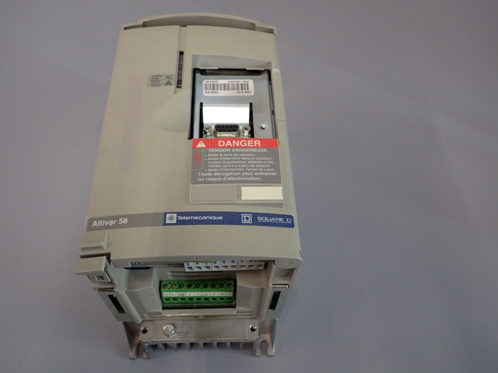 TÉLÉMÉCANIQUE  ATV58HU09M2