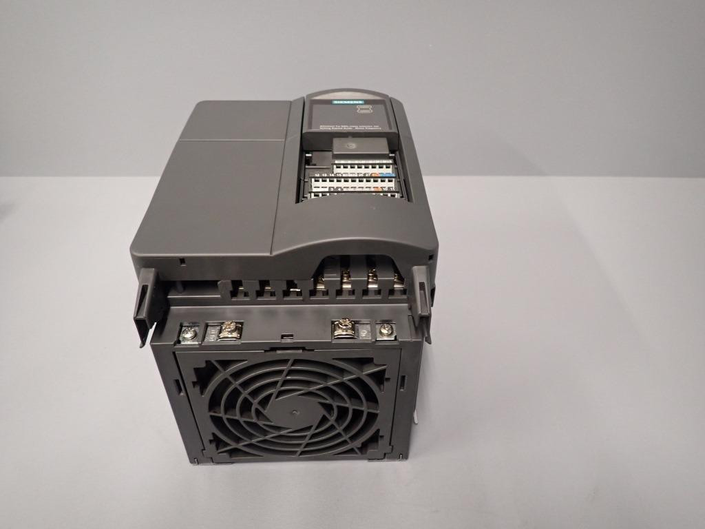 SIEMENS 6SE6440-2UD25-5CA1