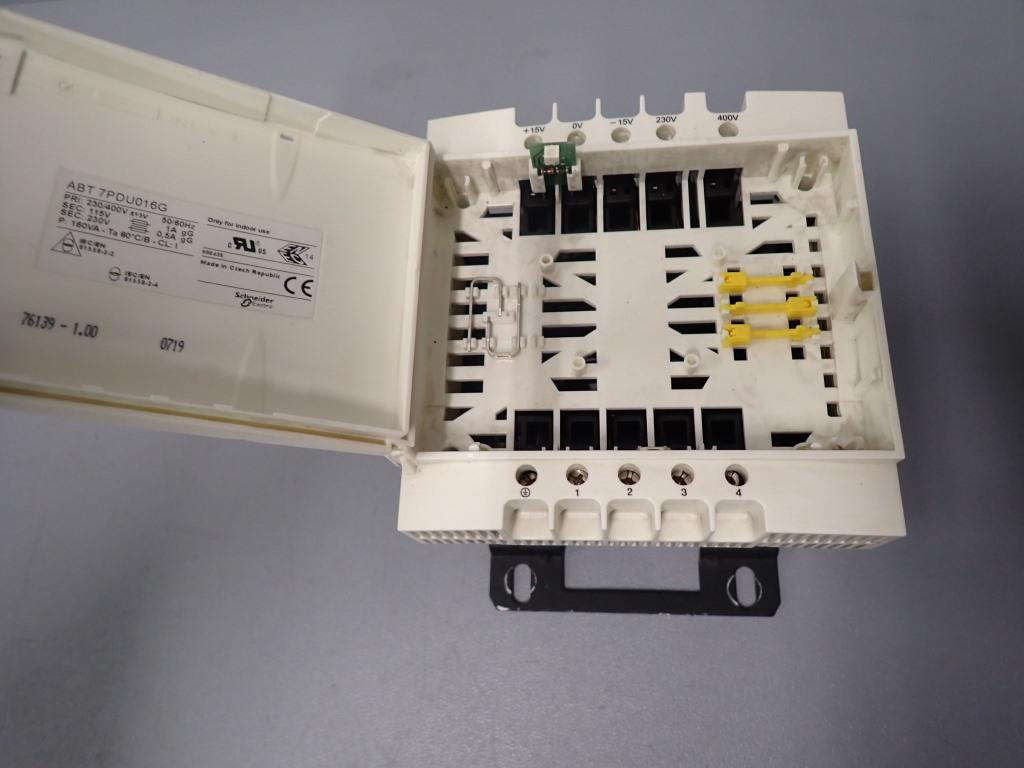 TÉLÉMÉCANIQUE  ABT7PDU016G