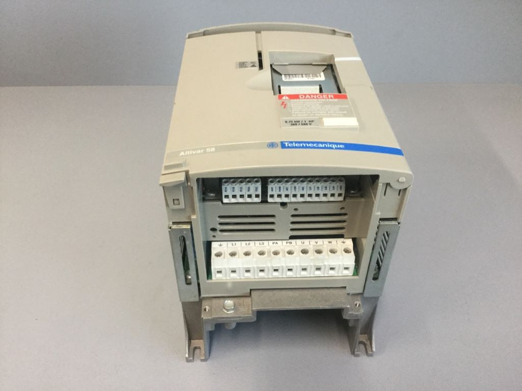 TÉLÉMÉCANIQUE  ATV58HU18N4