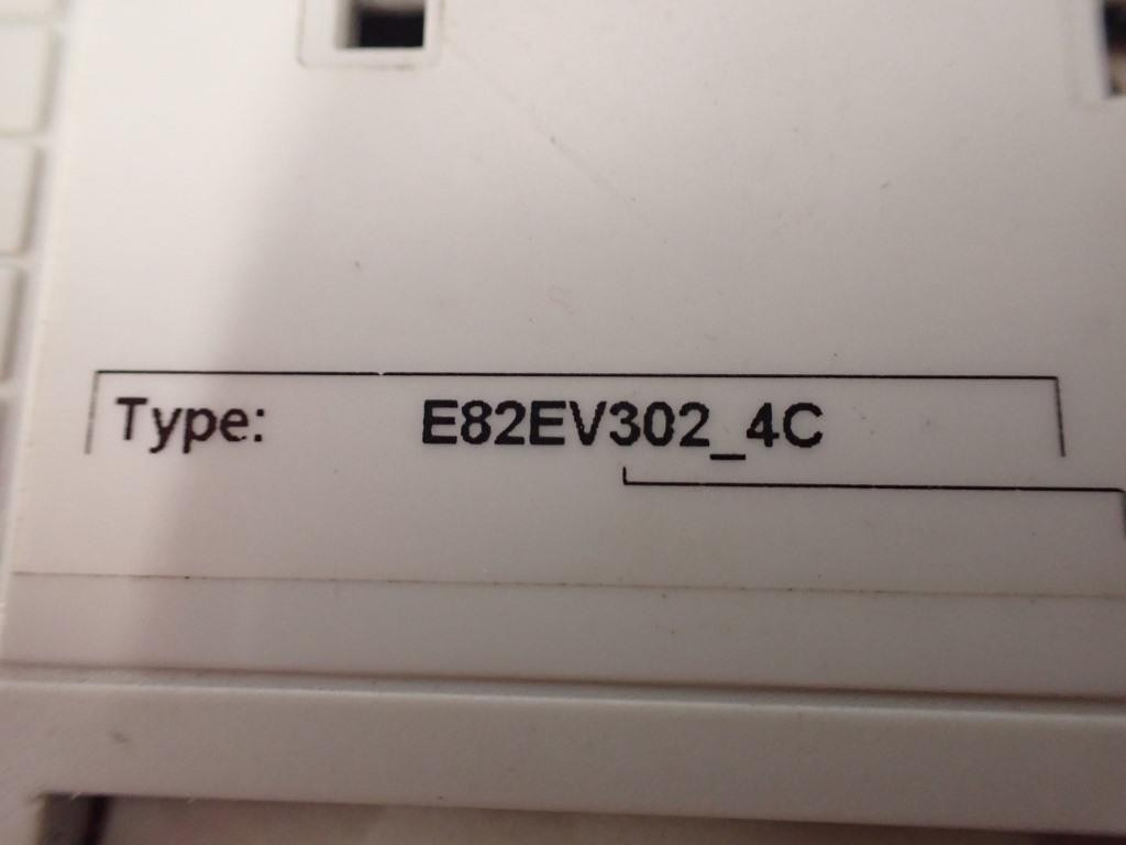 LENZE  E82EV302-4C