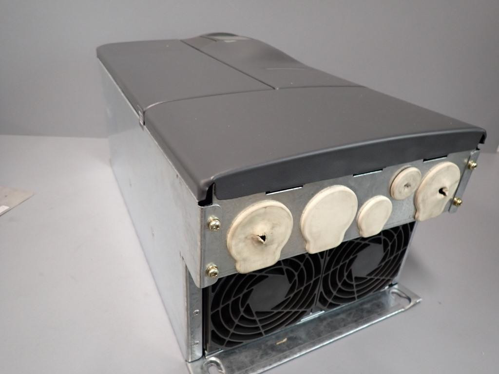 SIEMENS 6SE6440-2AD31-5DA1