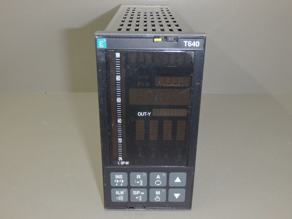 EUROTHERM T640/MAINS/422/TC/TC/M002/T710/-/-/IT/I27553/001/3/4295