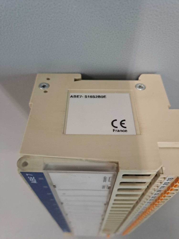 SCHNEIDER  ABE7S16S2B0E