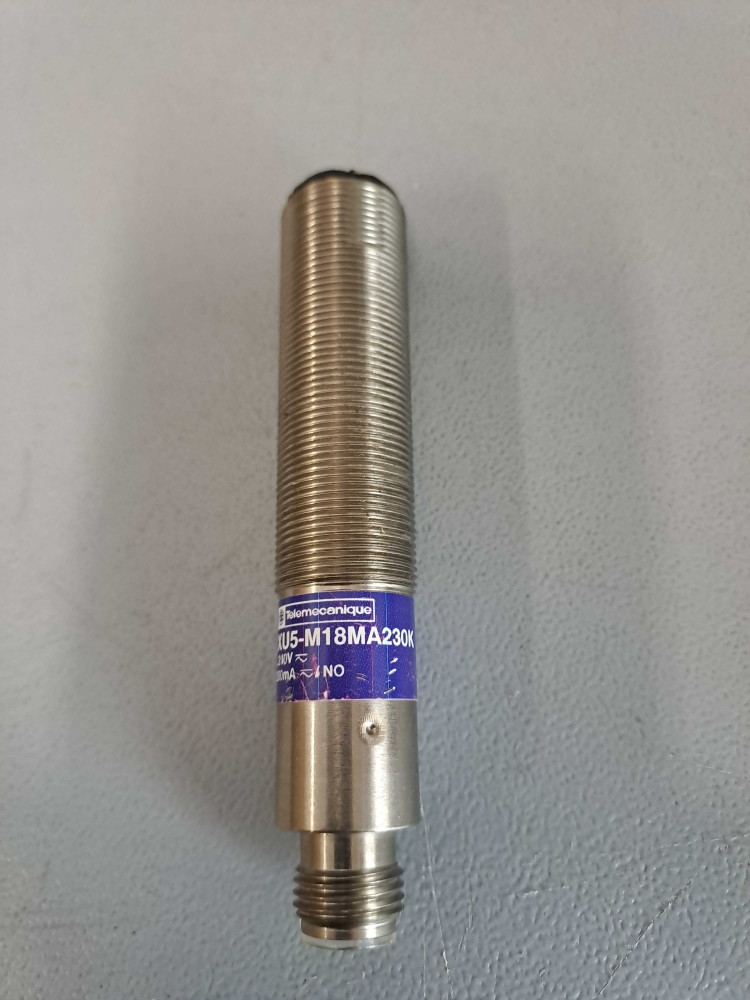 SCHNEIDER  XU5M18MA230K