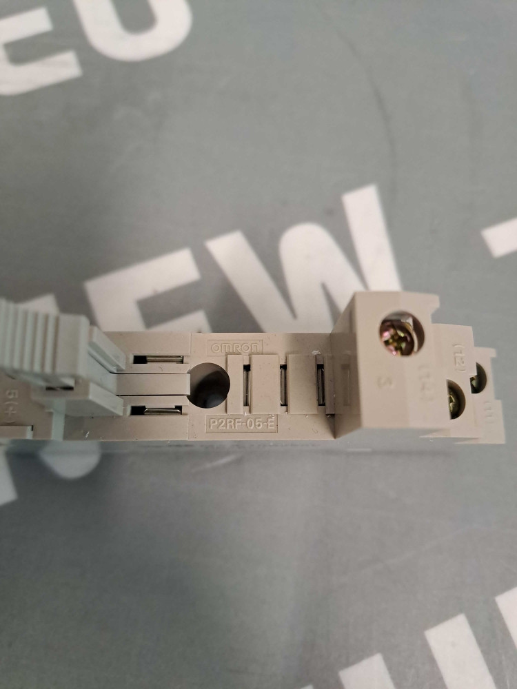 OMRON P2RF05E