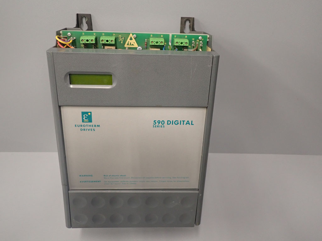 EUROTHERM DRIVES 590/0350/5/1/3/2/0/0/0000/000/000/000/0/00/00/00/00/000