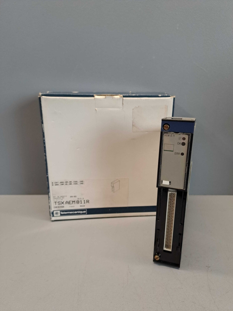 TÉLÉMÉCANIQUE  TSXAEM811R